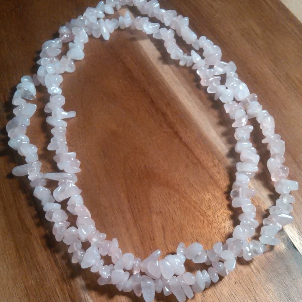 Galilea Rose Quartz Chips Necklace (34 Inch)